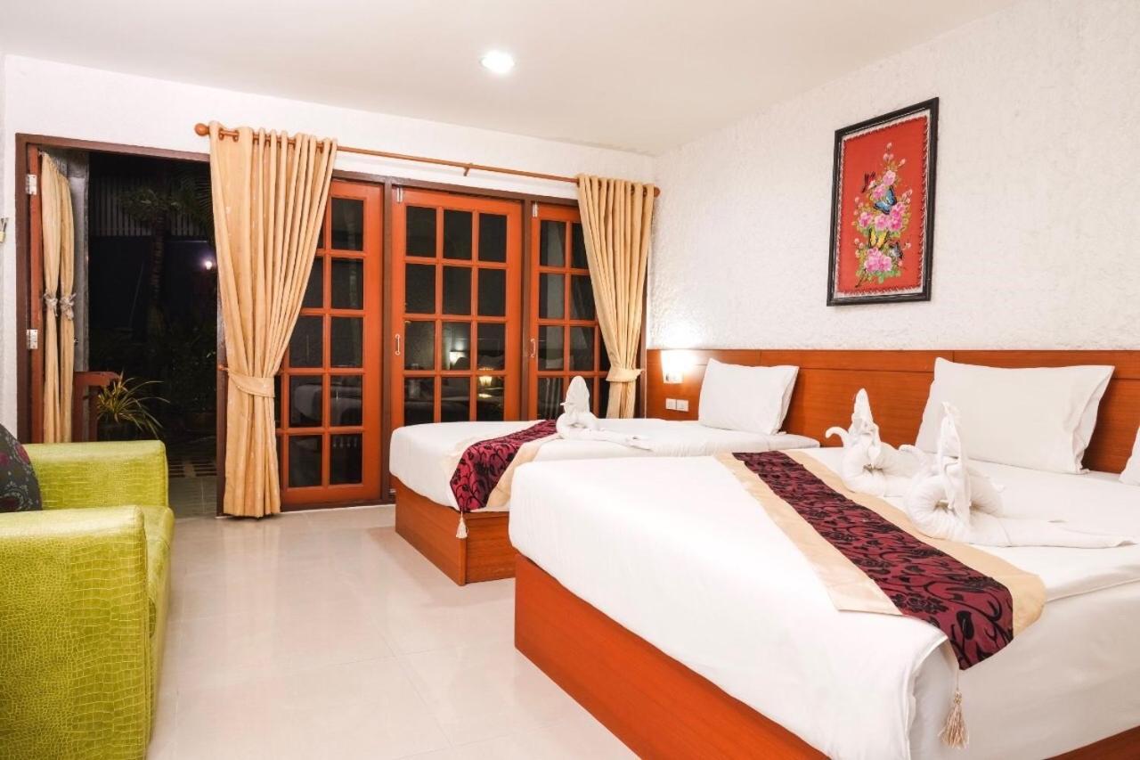 Neptuna Hotel Patong Exterior photo