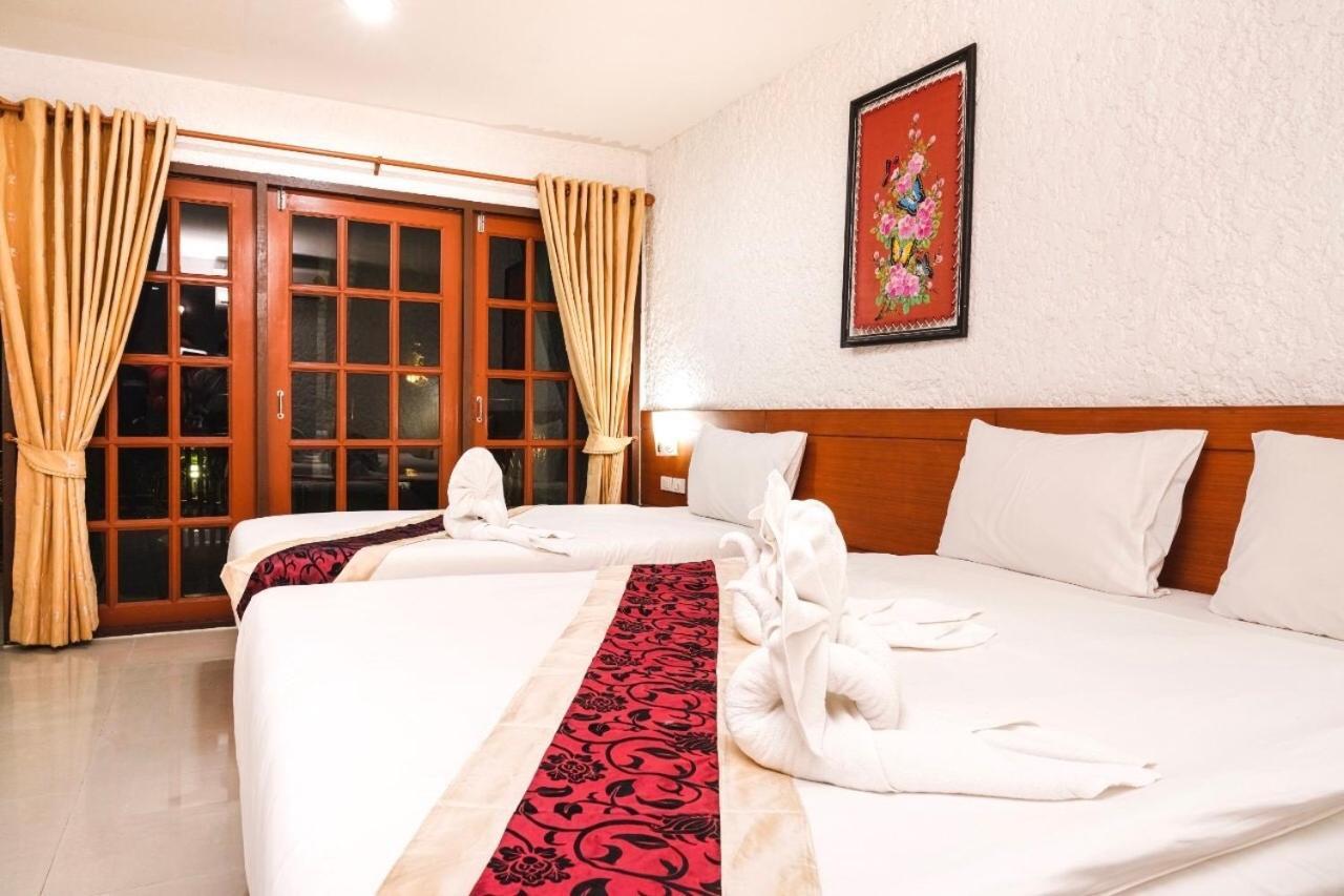 Neptuna Hotel Patong Exterior photo