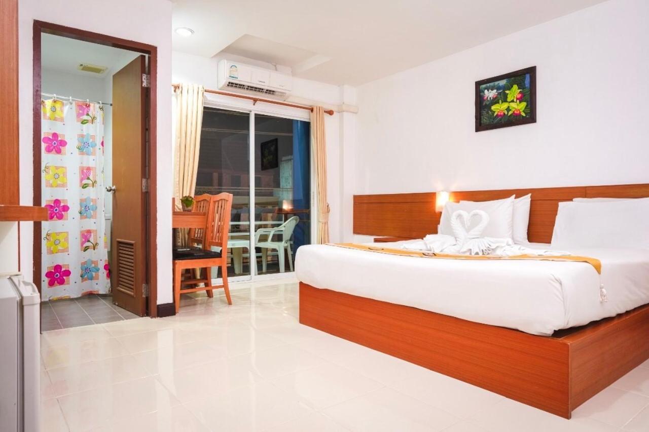Neptuna Hotel Patong Exterior photo