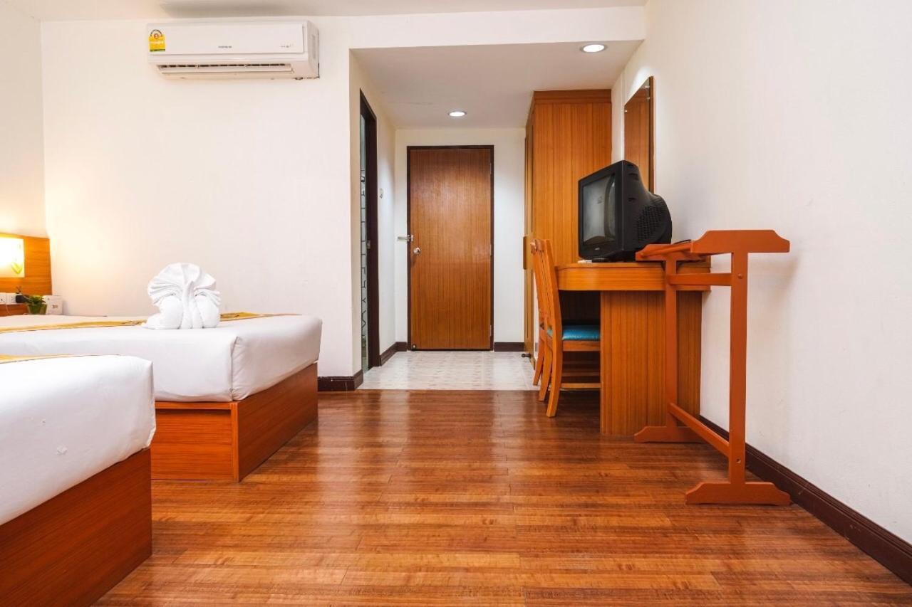 Neptuna Hotel Patong Exterior photo