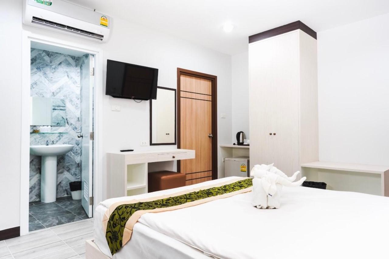 Neptuna Hotel Patong Exterior photo