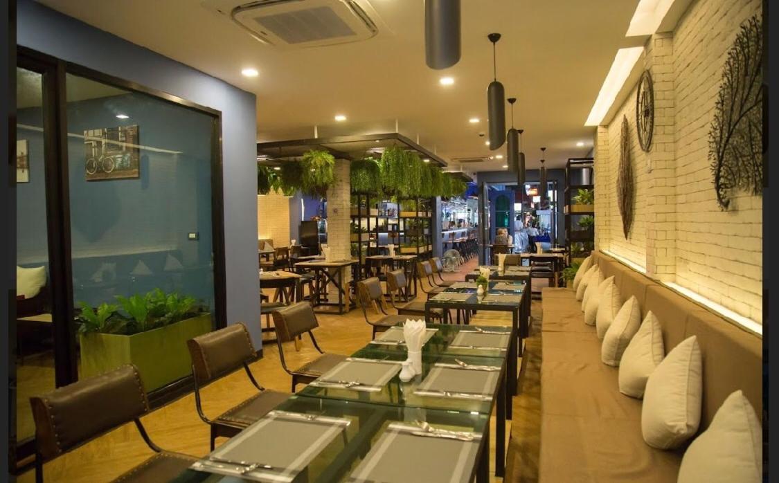 Neptuna Hotel Patong Exterior photo
