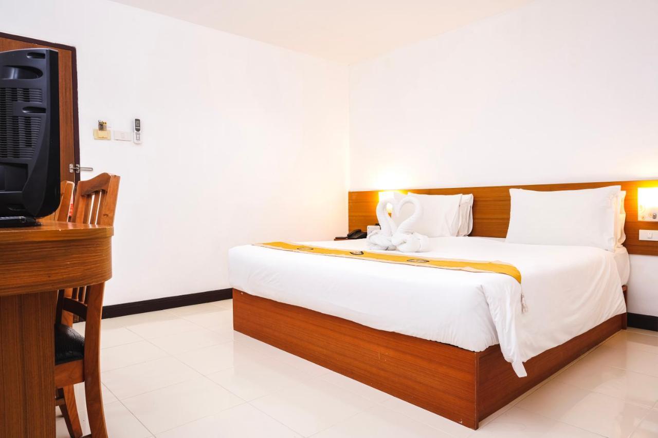 Neptuna Hotel Patong Exterior photo