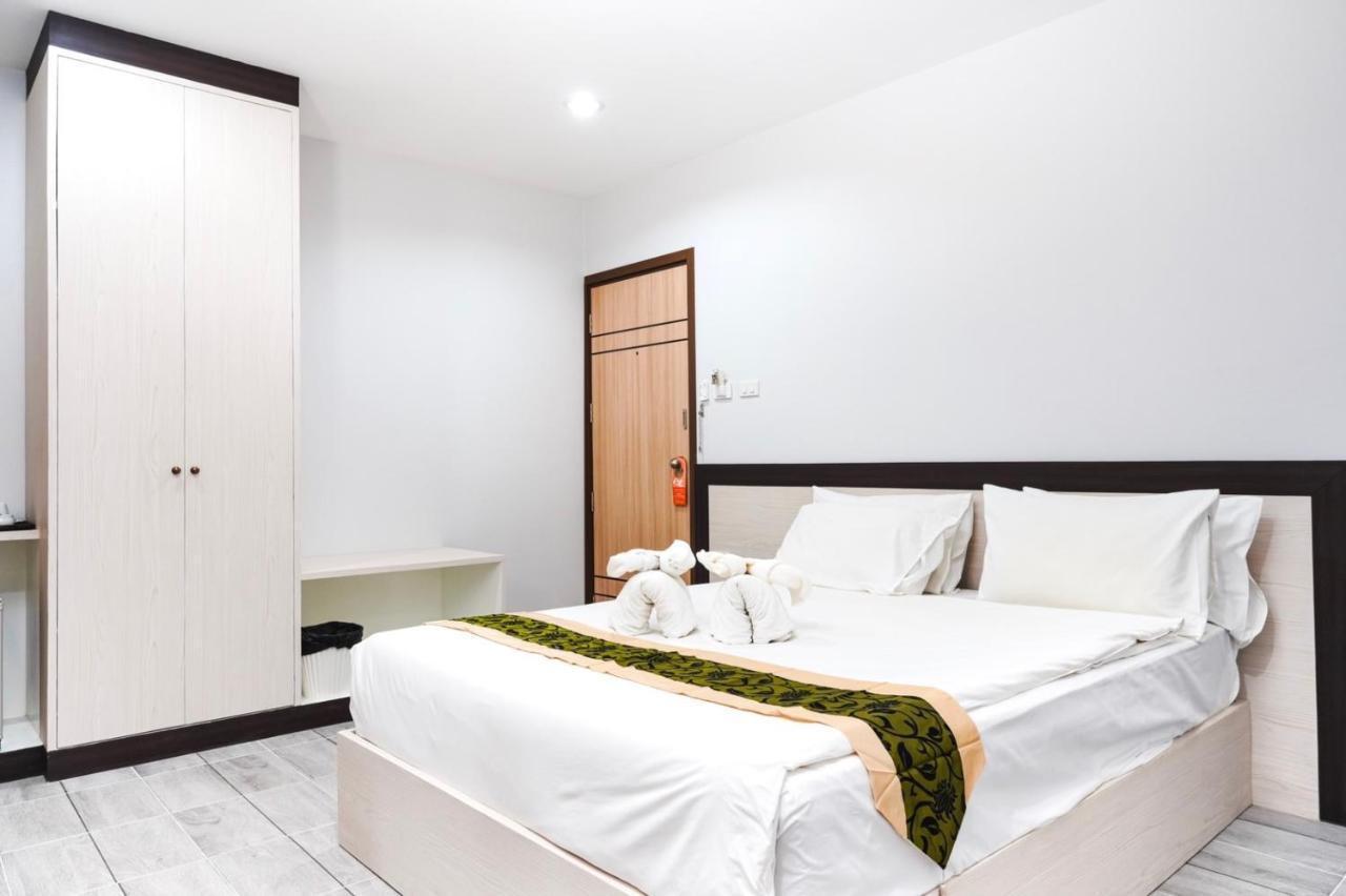 Neptuna Hotel Patong Exterior photo