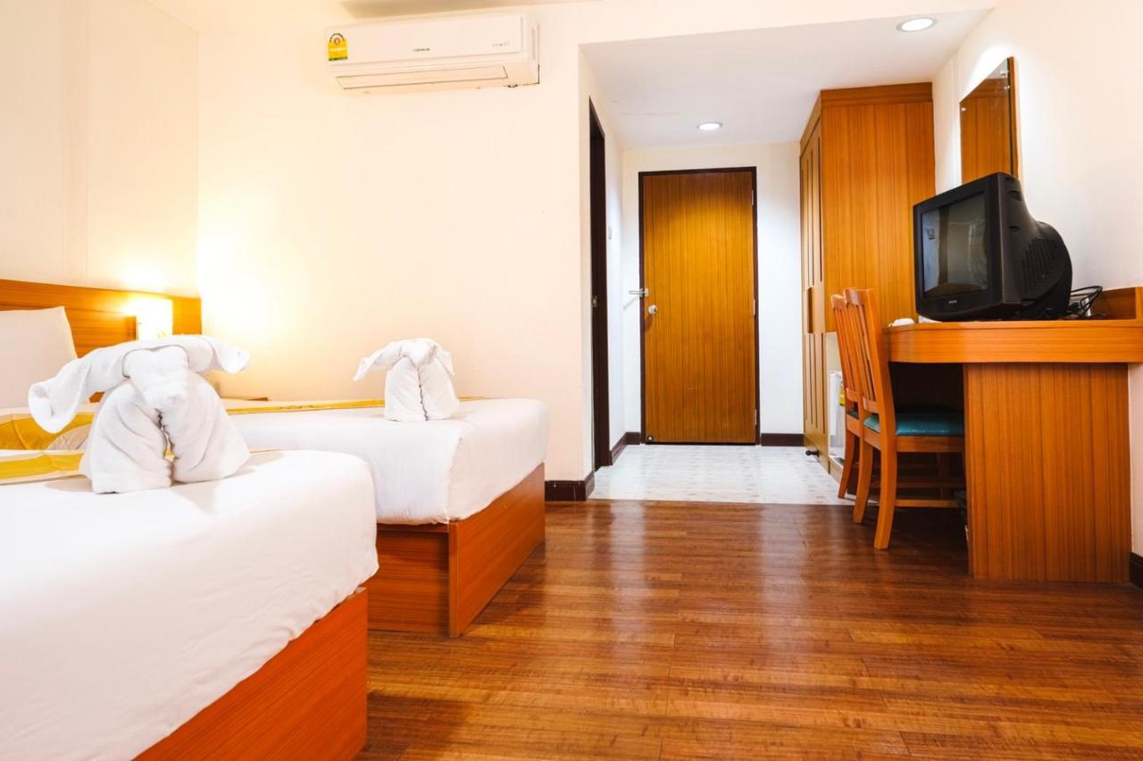 Neptuna Hotel Patong Exterior photo