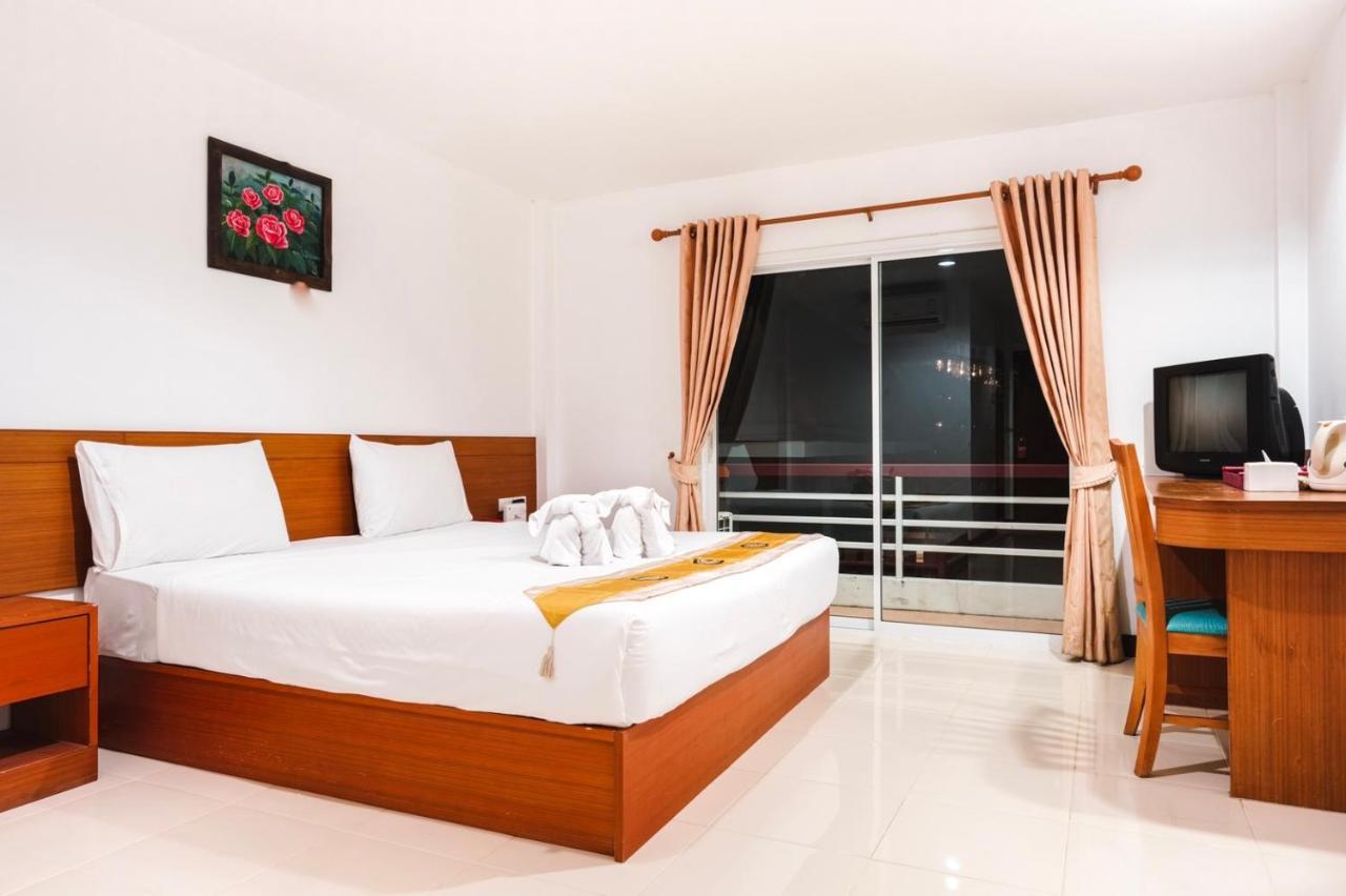 Neptuna Hotel Patong Exterior photo