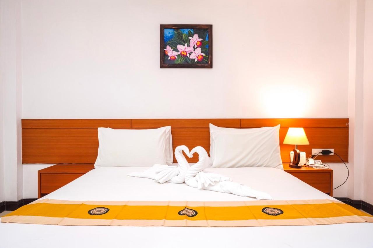 Neptuna Hotel Patong Exterior photo